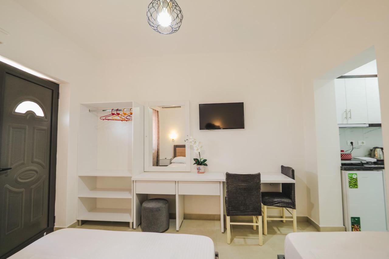 Vila Fredi Ksamil Exterior foto