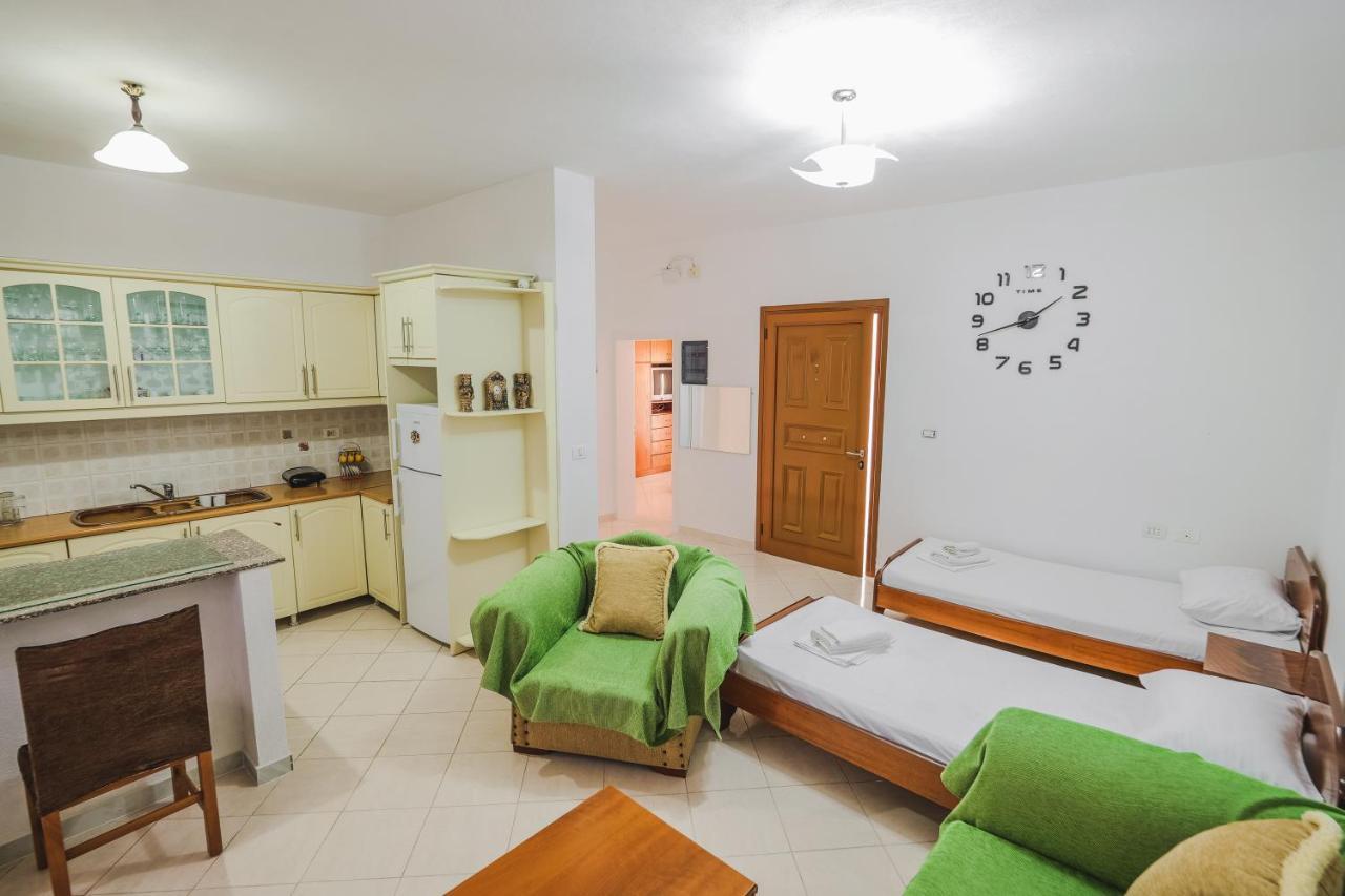 Vila Fredi Ksamil Exterior foto